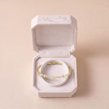Chic Elegant Bracelet in Bright Gold